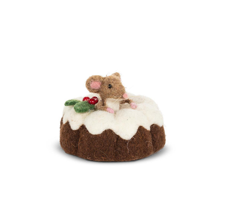 MOUSE IN BUNDT CAKE